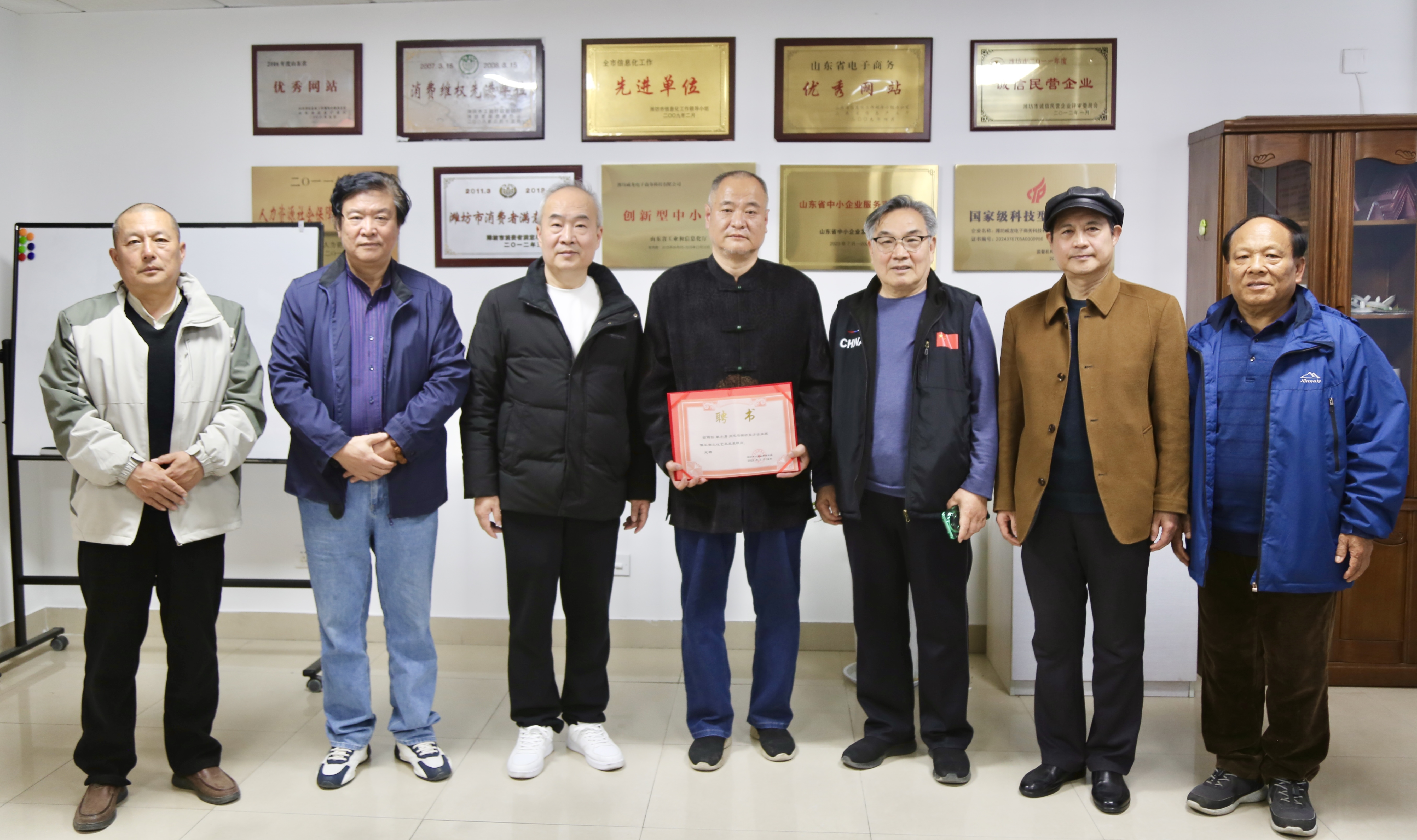 文化名家走进潍坊东方企业家俱乐部 共探书画艺术赋能企业发展新路径